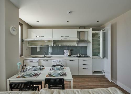 Bed & Breakfast Lara Suite?s Apart Hotel