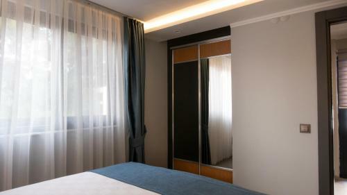 Opera Suites Apart Hotel
