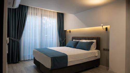 Opera Suites Apart Hotel