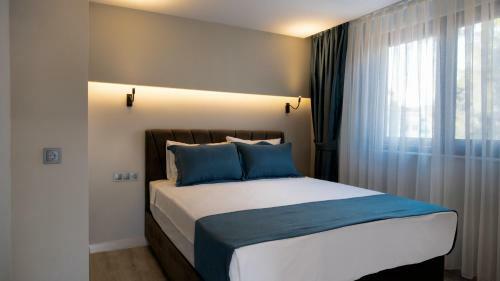 Opera Suites Apart Hotel