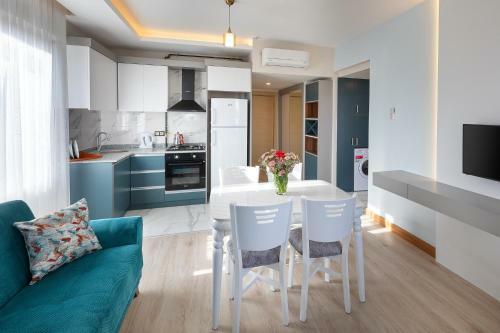 Theluna Suite Hotel