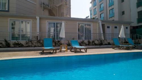 Theluna Suite Hotel