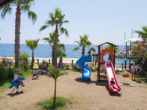 Hotel Club Akman Beach