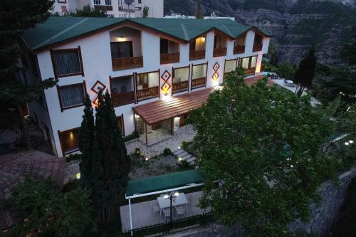 Hotel Koru But?k Otel