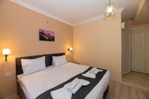 Golden Flower Hotel