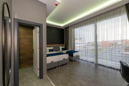Melanj Airport Hotel