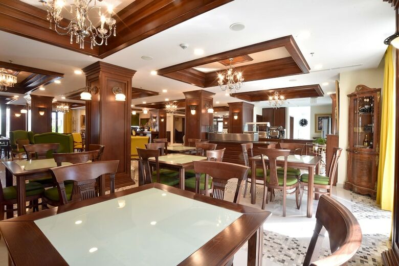 Alexander Hotel Gerakari