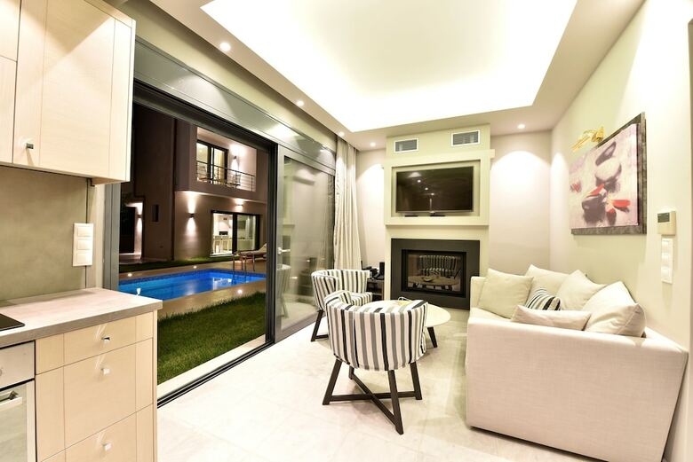 Alexander Hotel Gerakari