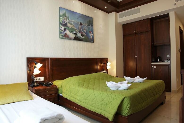 Alexander Hotel Gerakari