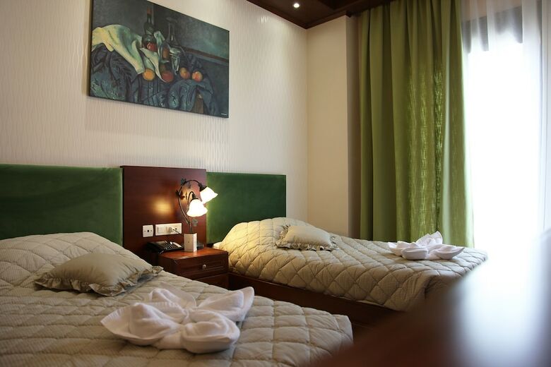 Alexander Hotel Gerakari