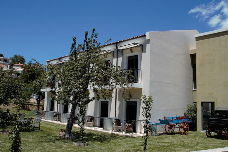 Alexander Hotel Gerakari
