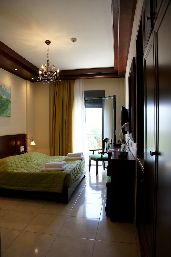 Alexander Hotel Gerakari