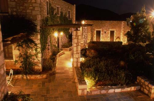 Hotel Tsitsiris Castle
