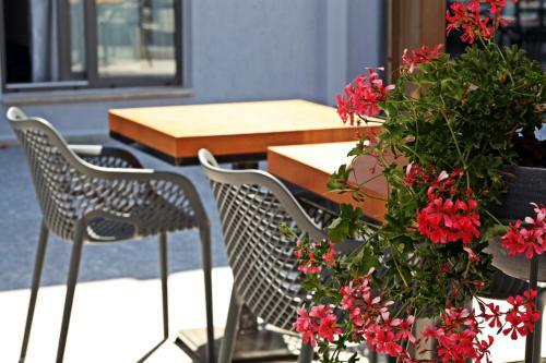 Queen Apart Hotel & Residence