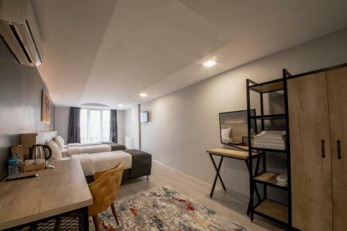 Adresin Hotel