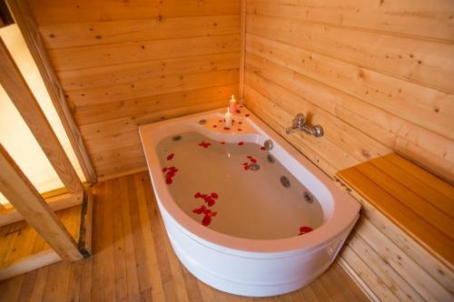 The Hill Glamping �?ral?