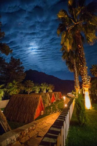 The Hill Glamping �?ral?