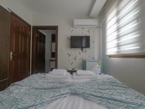 Eyna Hotel