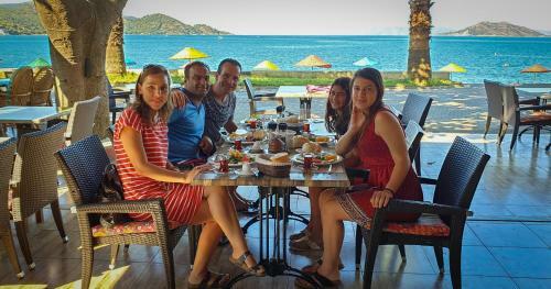 Eyna Hotel
