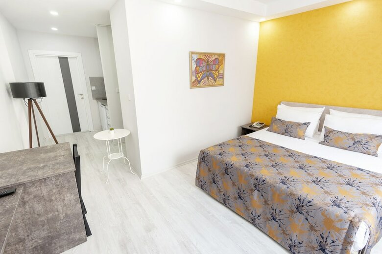 The Breeze Hotel