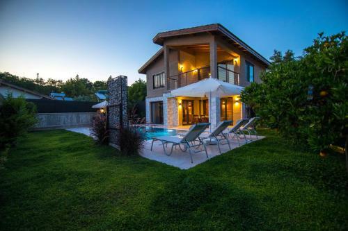 Volans Suites Villas