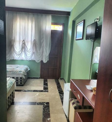 Silver Pine Hotel