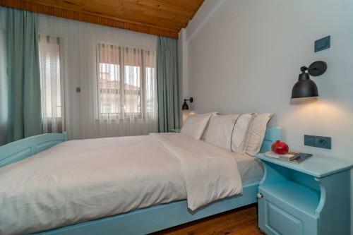 Endemik Hostel - Female Only