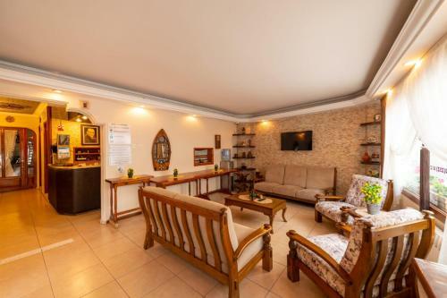 Hotel L?mon Otel Fo�a
