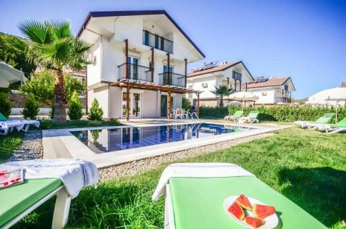 Ahatli Villa Sleeps 6 Pool Air Con