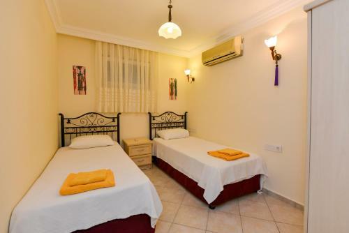 Villa K?l?�- 5 Bedroom Holiday Villa In Oludeniz