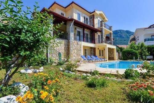 Villa K?l?�- 5 Bedroom Holiday Villa In Oludeniz