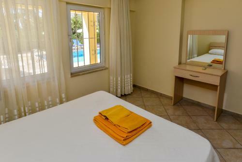 Villa K?l?�- 5 Bedroom Holiday Villa In Oludeniz