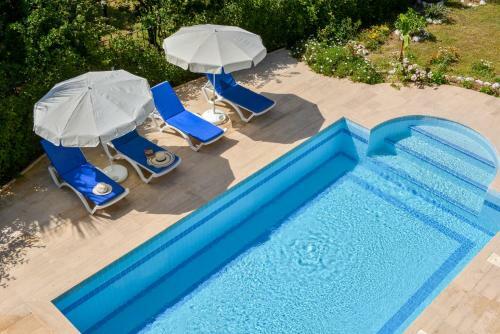 Villa K?l?�- 5 Bedroom Holiday Villa In Oludeniz