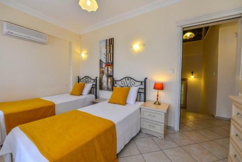 Villa K?l?�- 5 Bedroom Holiday Villa In Oludeniz