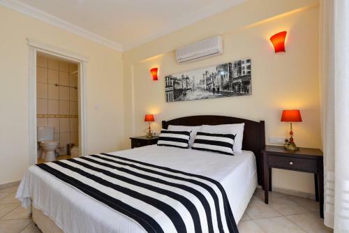 Villa K?l?�- 5 Bedroom Holiday Villa In Oludeniz