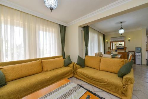 Villa K?l?�- 5 Bedroom Holiday Villa In Oludeniz