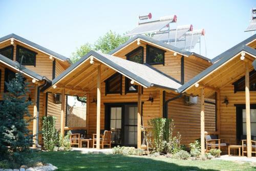 Bed & Breakfast Pino Mar Luxury Bungalows