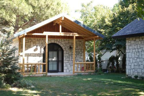 Bed & Breakfast Pino Mar Luxury Bungalows