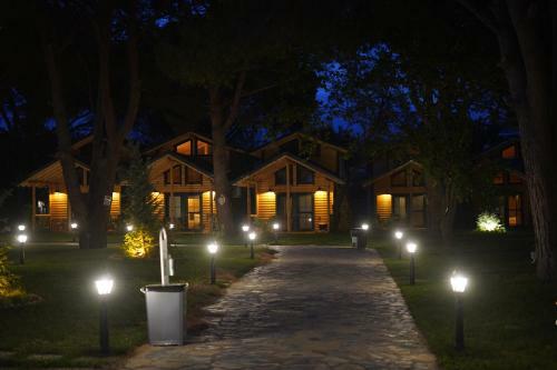 Bed & Breakfast Pino Mar Luxury Bungalows
