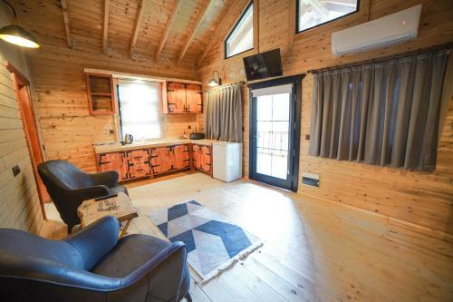 Bed & Breakfast Pino Mar Luxury Bungalows