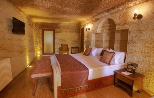 Hotel Ada Cave Suites