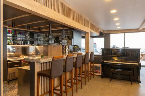 Metro Hotel