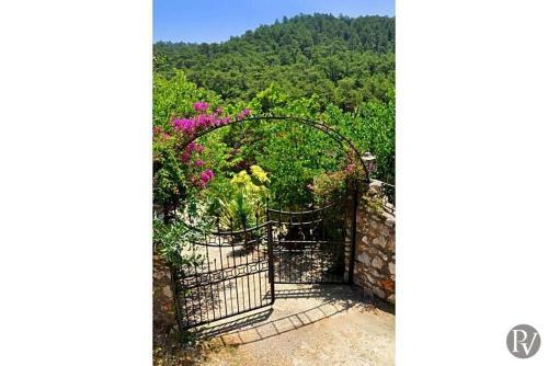 Marmaris Villa Sleeps 7 Pool Air Con Wifi