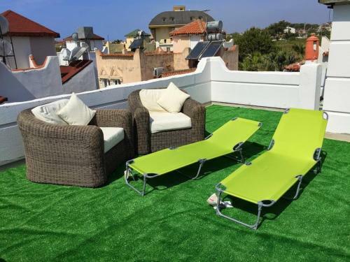 Cosy Villa With Communal Pool, Rooftop Suntrap Area
