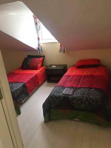 Cosy Villa With Communal Pool, Rooftop Suntrap Area