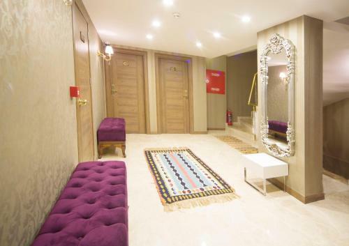 Golden Rain Hotel Old City