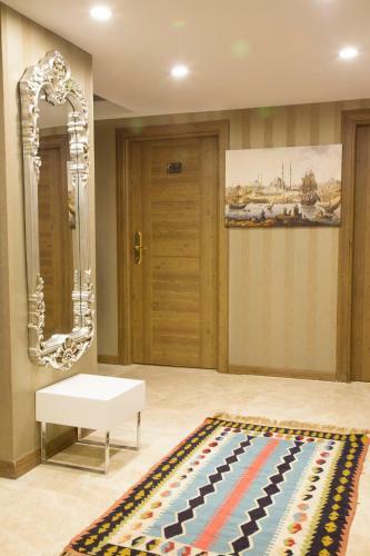 Golden Rain Hotel Old City
