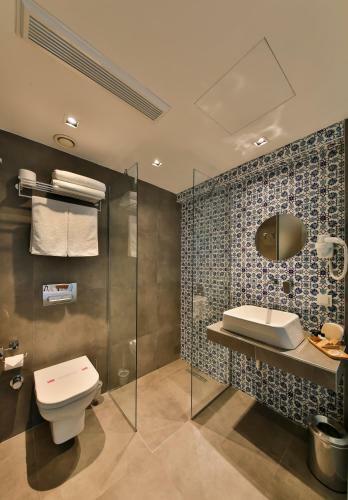 Alilass Hotel