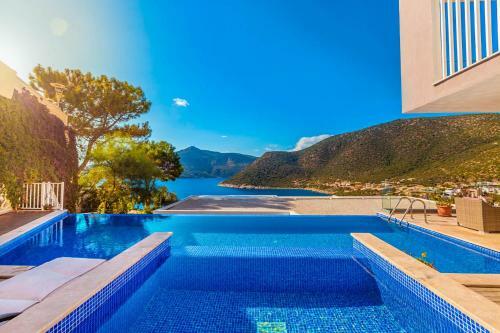 Kalkan Villa Sleeps 10 With Pool Air Con And Wifi