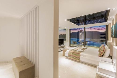 Kalkan Villa Sleeps 10 With Pool Air Con And Wifi